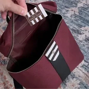 Hernri bendel black friday convertible backpack messenger bag burgundy black Henri Bendel Backpacks Deals - New and used pre-owned Finds  main image 3